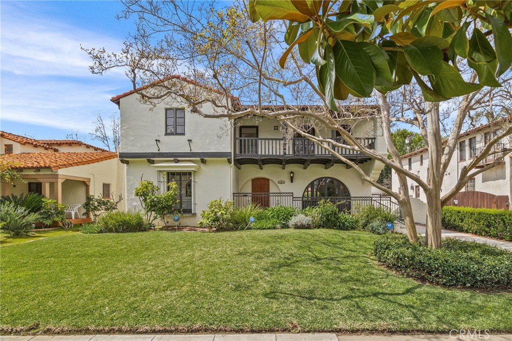 557 San Marino Avenue