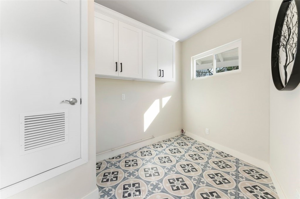 336 N Shadydale Avenue