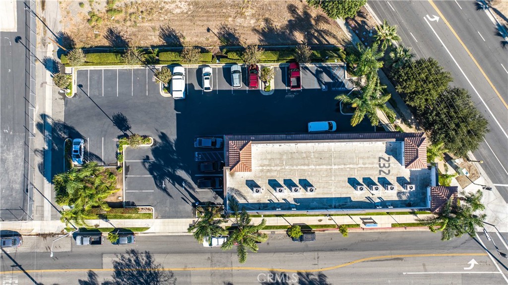 232 E Grand Boulevard