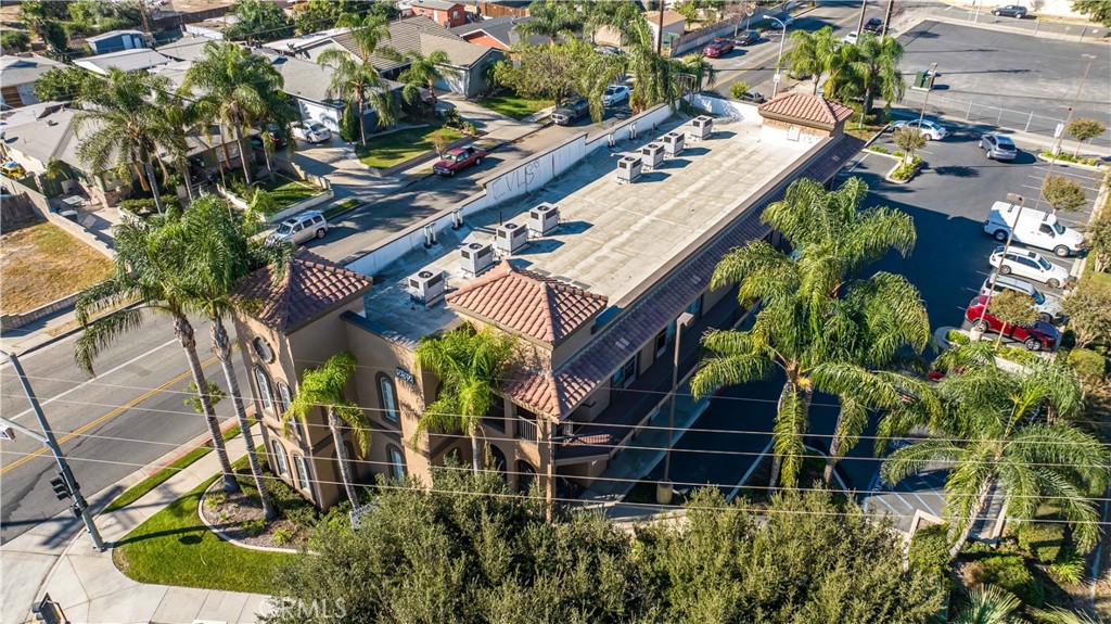 232 E Grand Boulevard