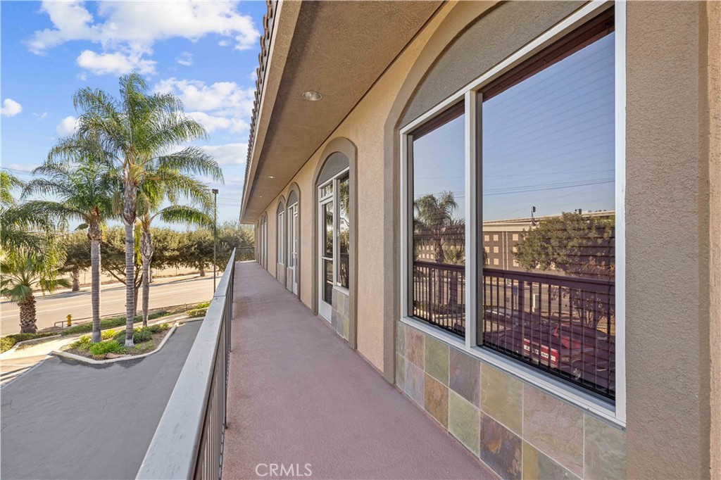 232 E Grand Boulevard