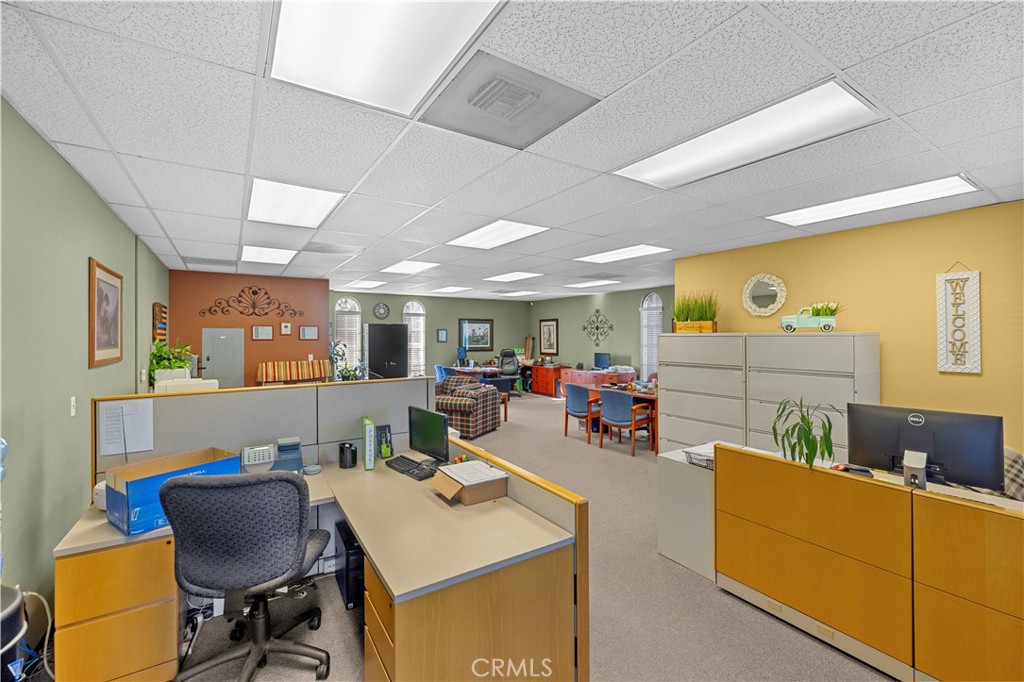 232 E Grand Boulevard