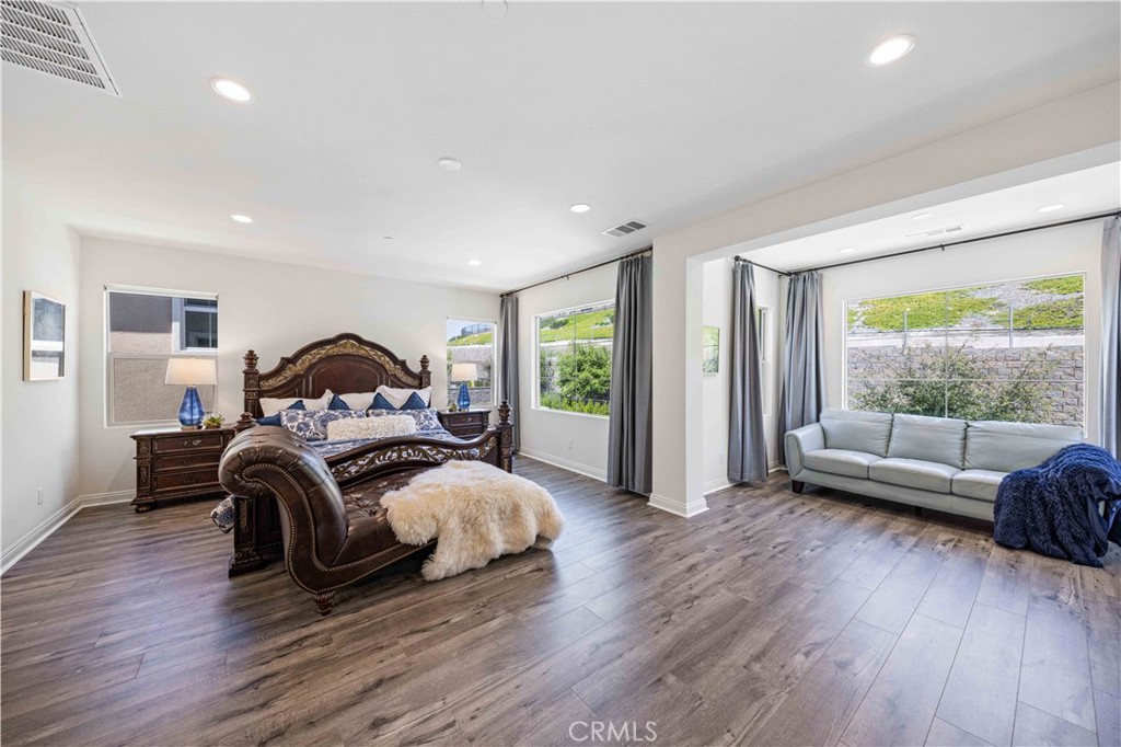 5477 Heritage Oak dr