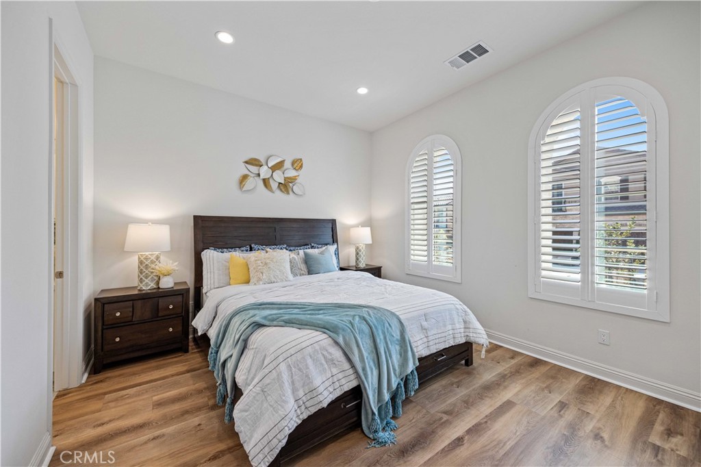 5477 Heritage Oak dr