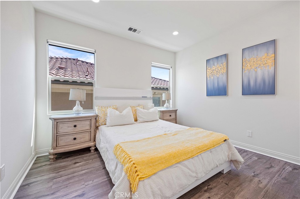 5477 Heritage Oak dr