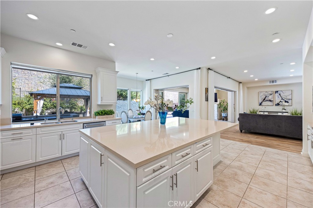 5477 Heritage Oak dr