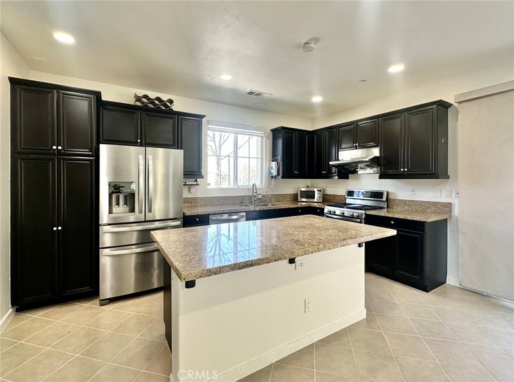 21122 Blossom Way
