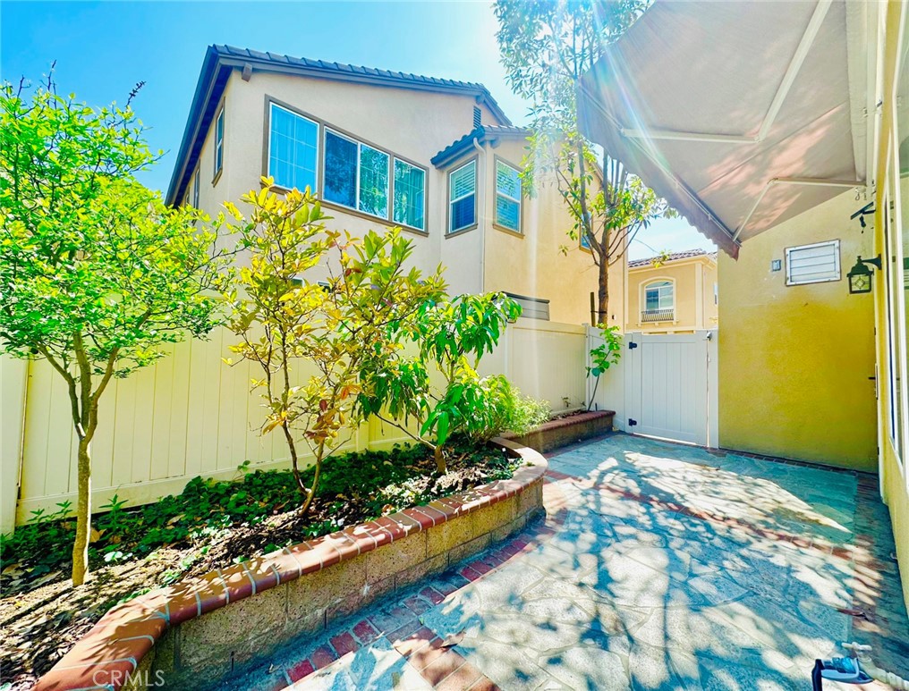 21122 Blossom Way