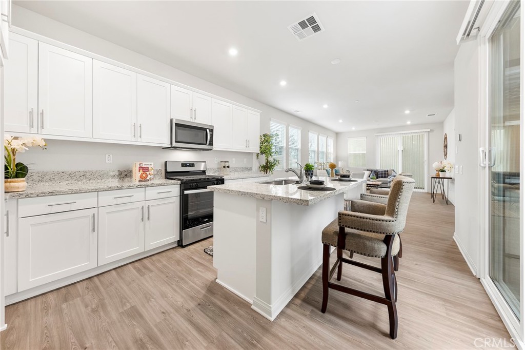2102 Rio Grande