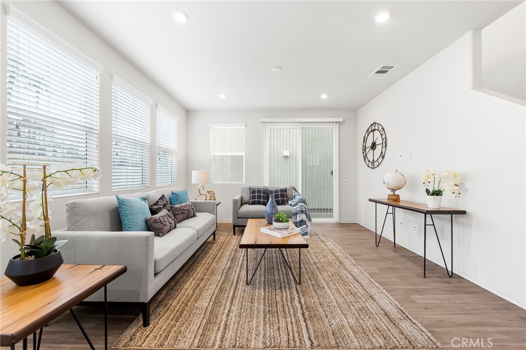 2102 Rio Grande