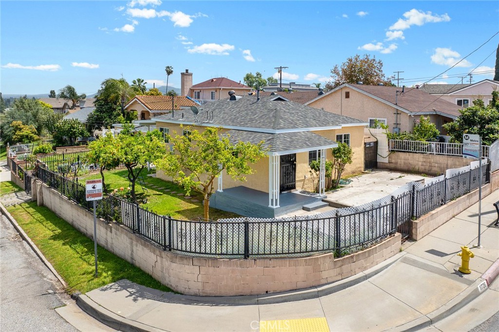 1726 San Gabriel Boulevard