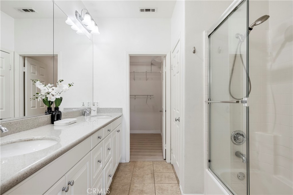 215 West Zinfandel Drive