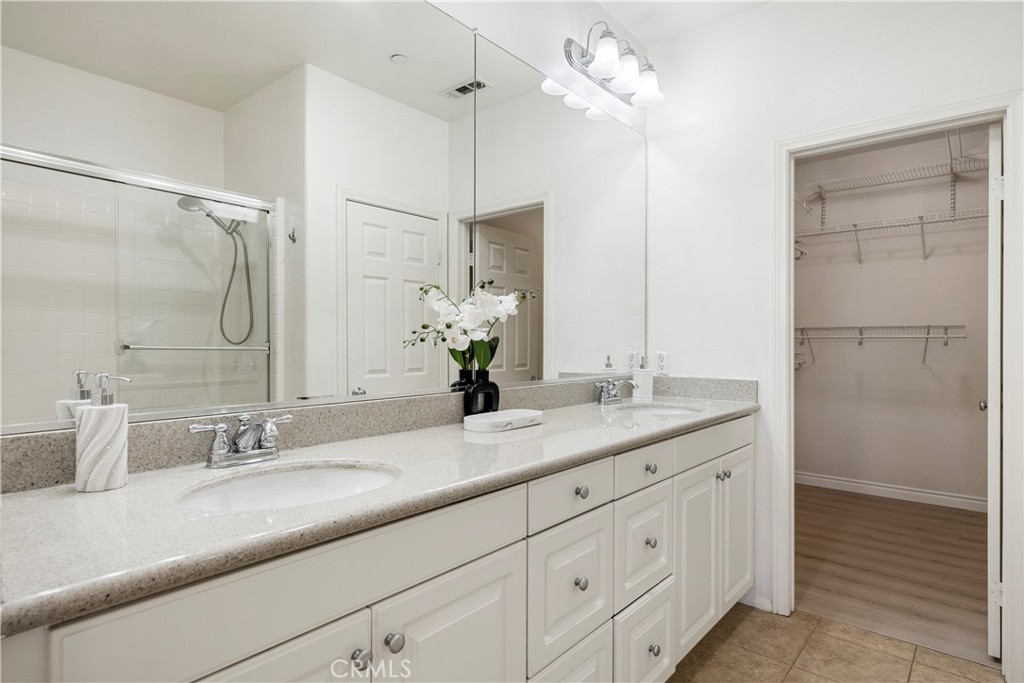 215 West Zinfandel Drive