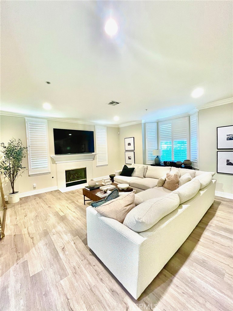 917 N Stoneman Avenue B