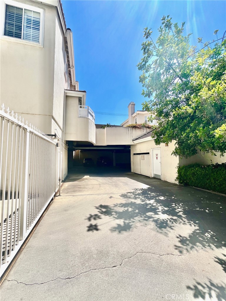 917 N Stoneman Avenue B