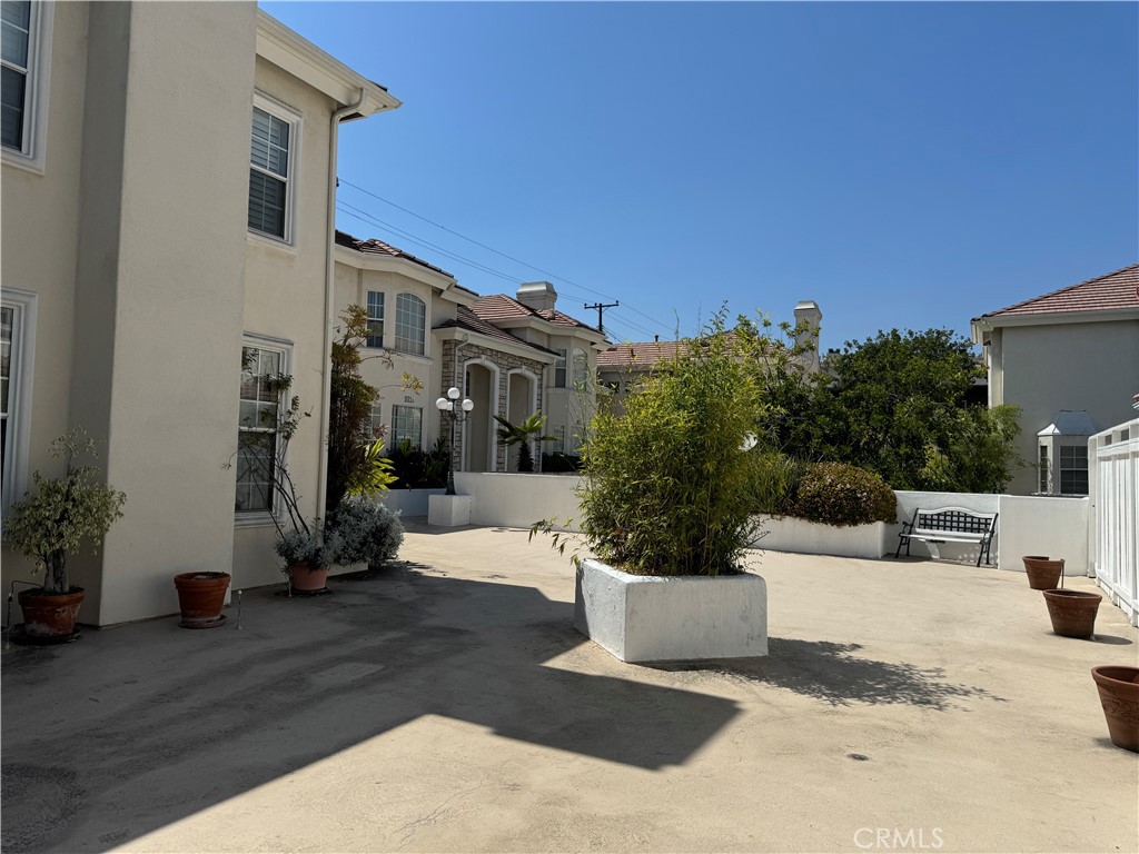 917 N Stoneman Avenue B