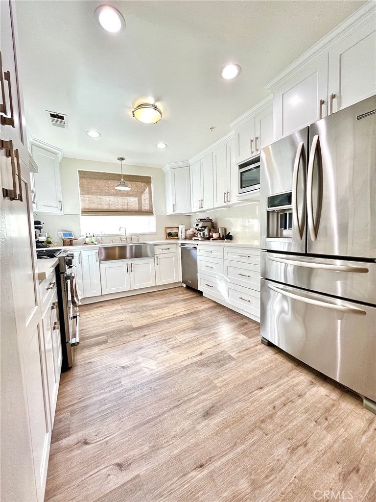 917 N Stoneman Avenue B