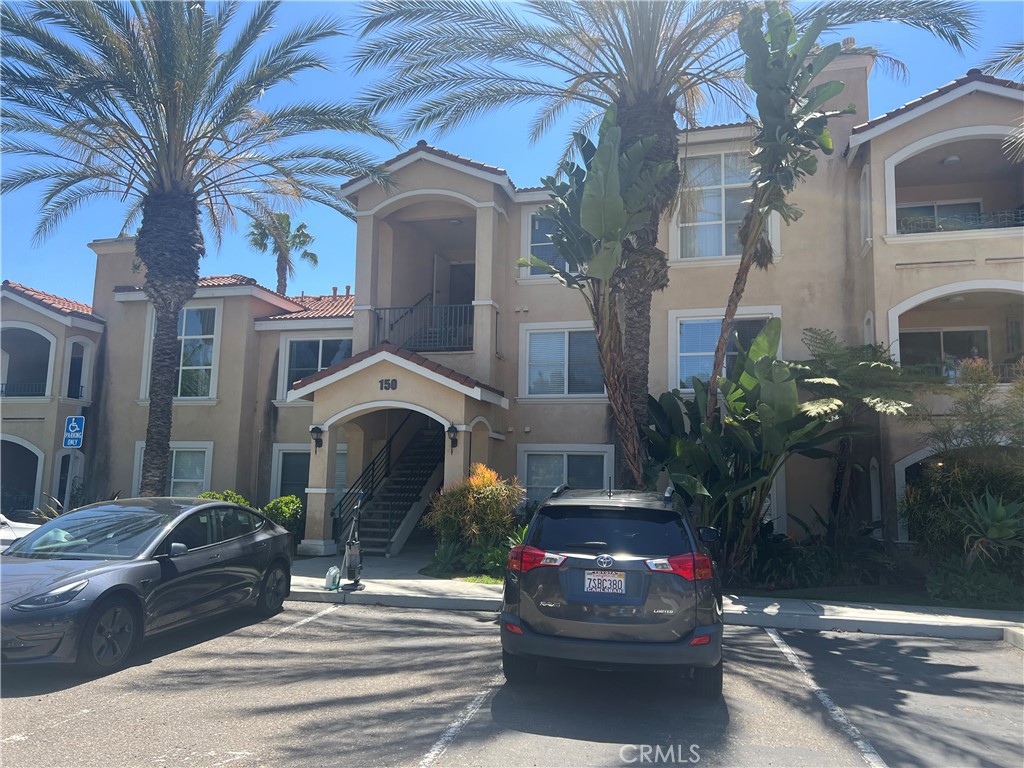150 N River Circle 108