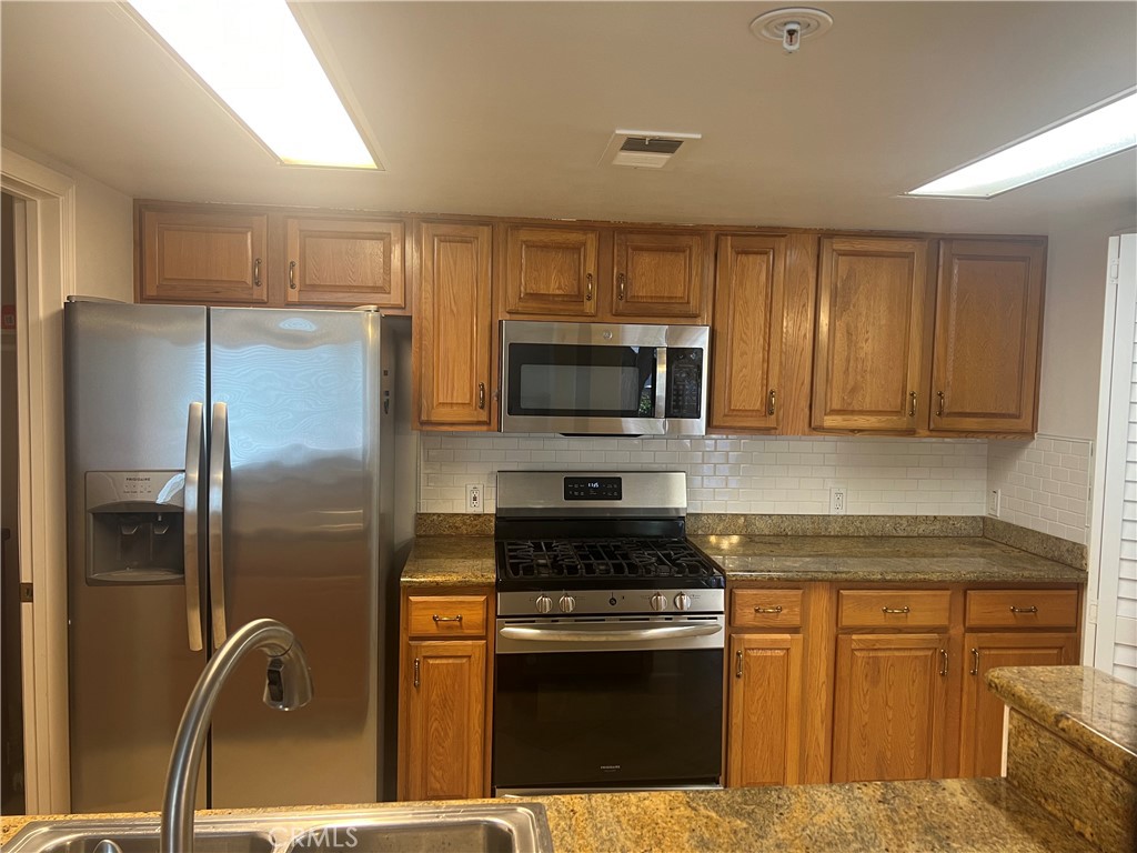 150 N River Circle 108