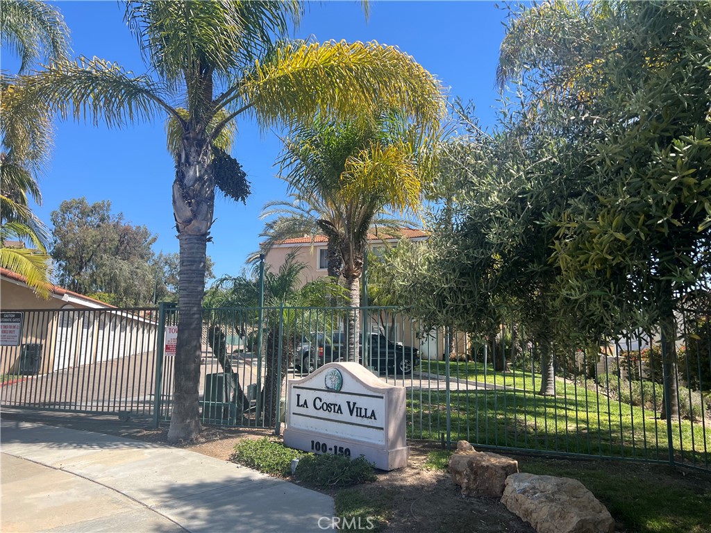 150 N River Circle 108