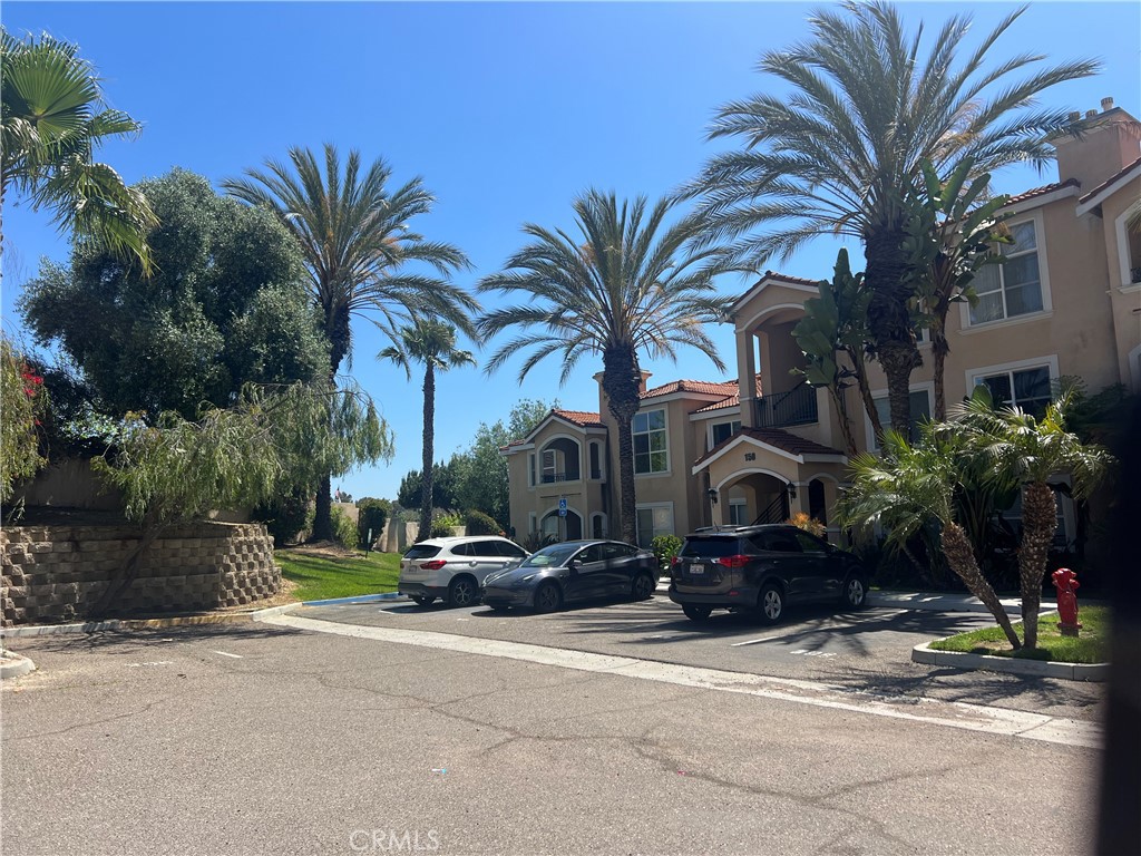 150 N River Circle 108