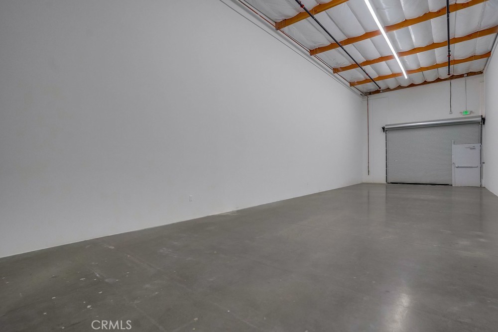 250 W CHESTNUT Avenue