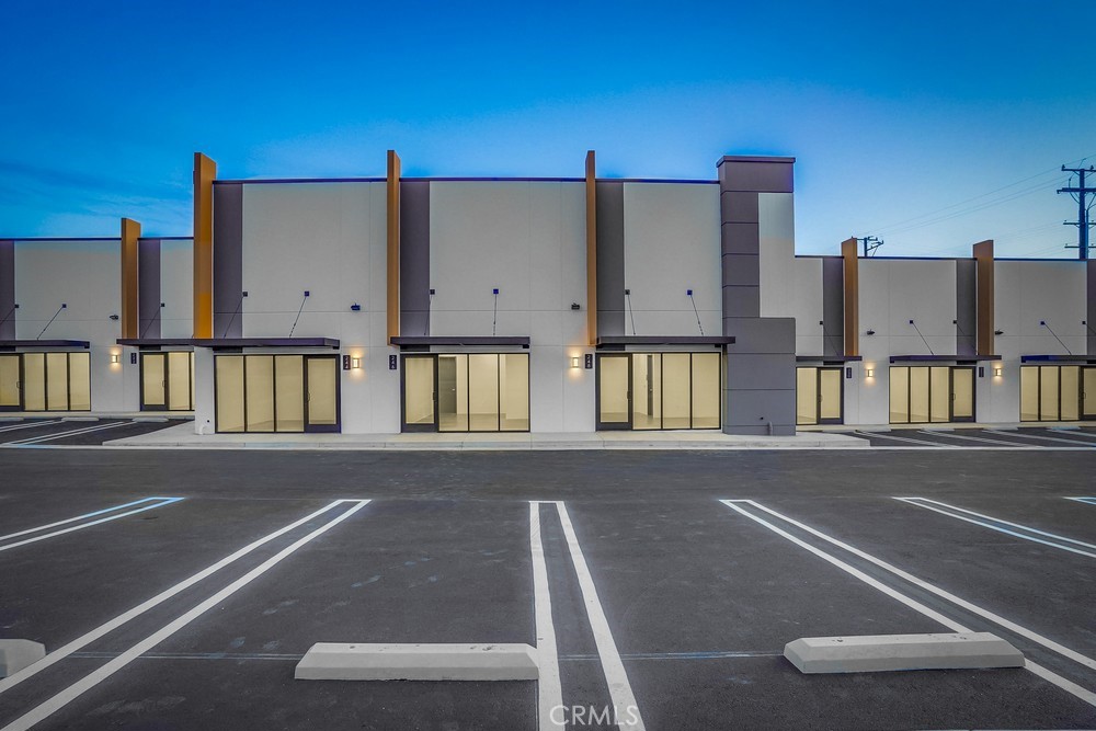 250 W CHESTNUT Avenue