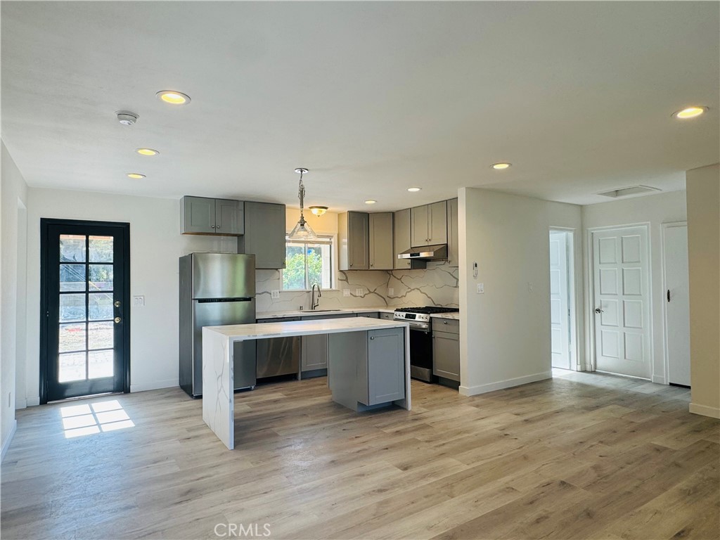 2803 Foss Avenue
