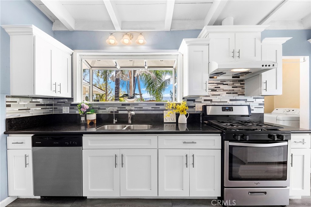 17049 Northam Street