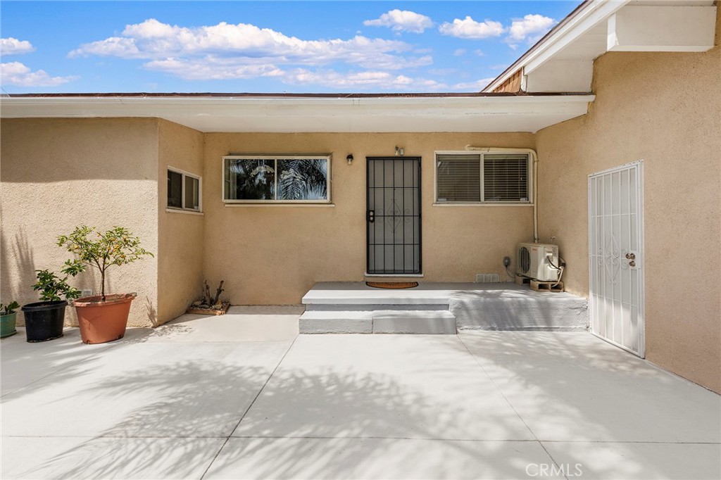 17049 Northam Street