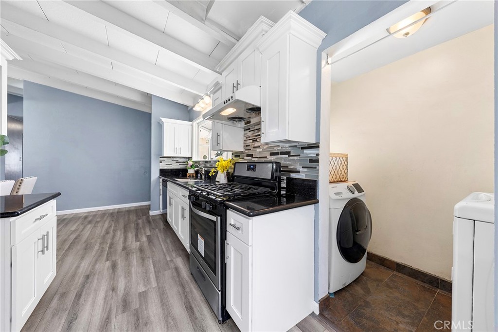 17049 Northam Street