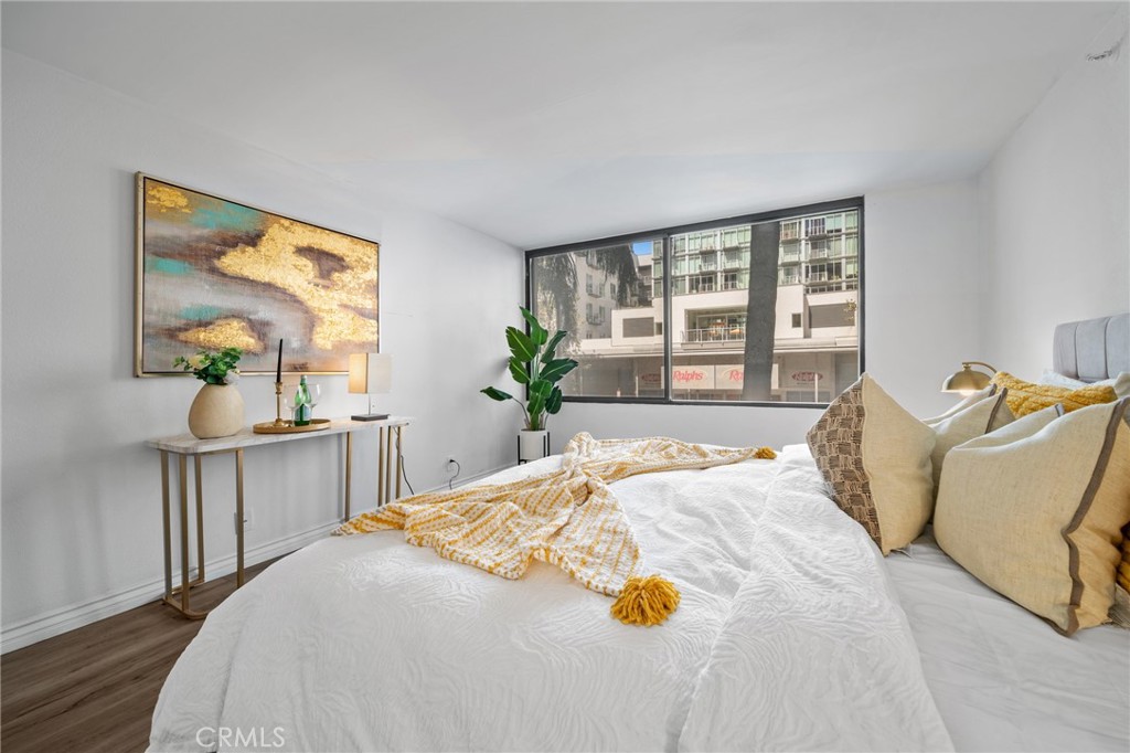 600 W 9th Street 209