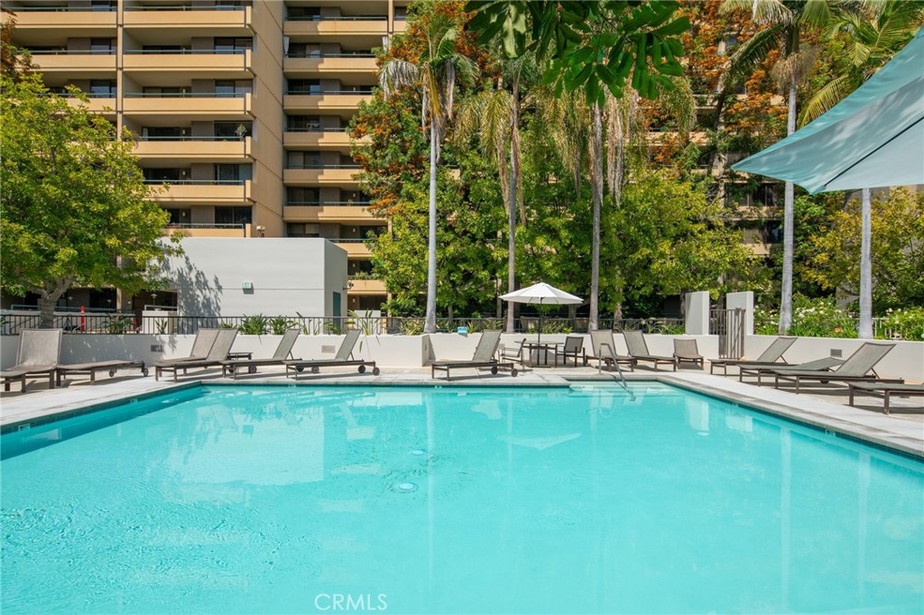 600 W 9th Street 209