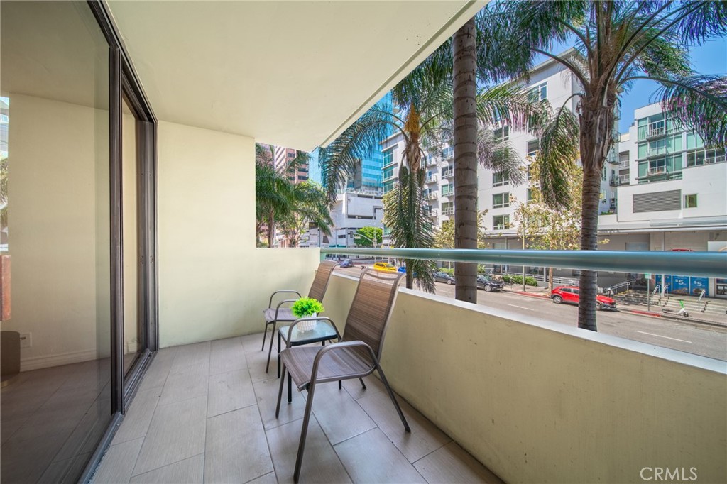 600 W 9th Street 209