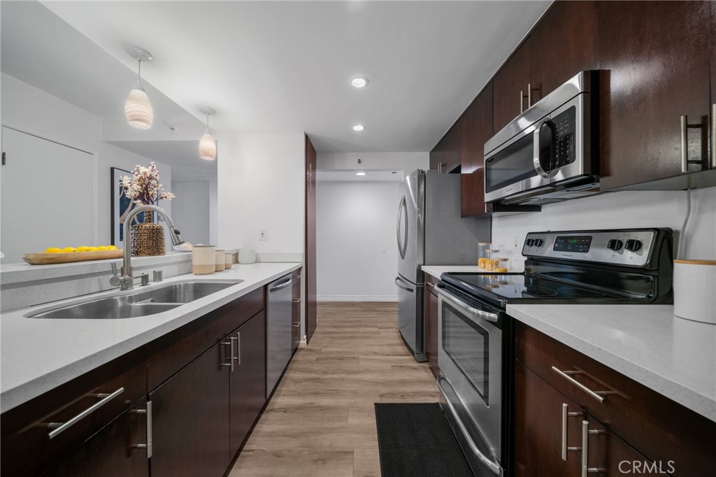 600 W 9th Street 209