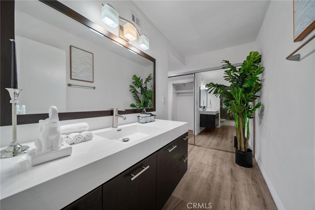 600 W 9th Street 209