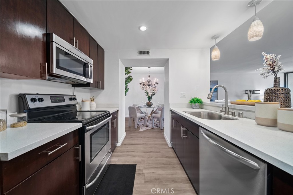 600 W 9th Street 209