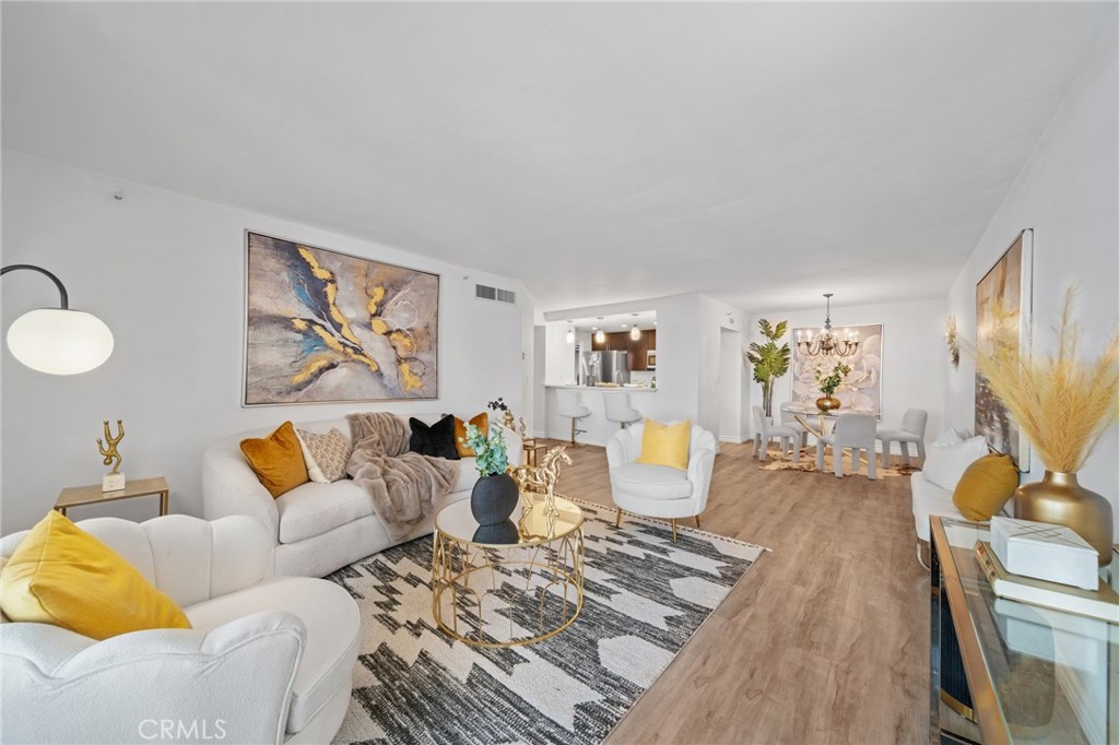 600 W 9th Street 209