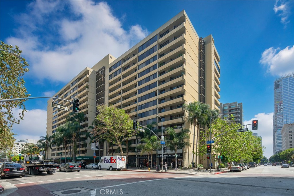 600 W 9th Street 209