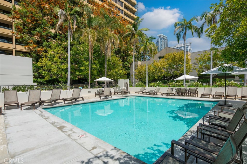 600 W 9th Street 209