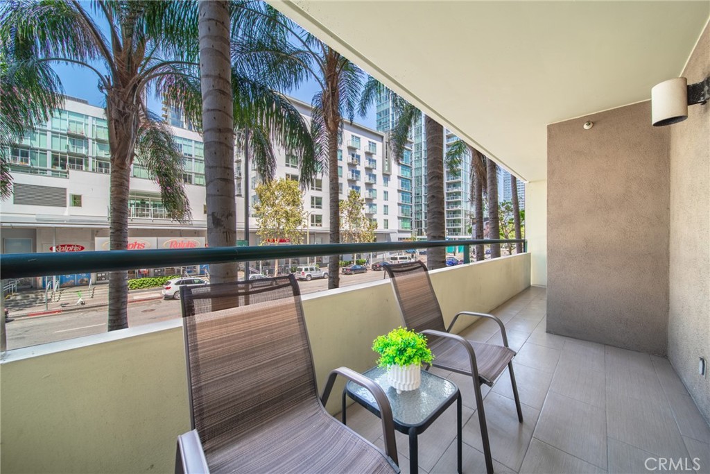 600 W 9th Street 209