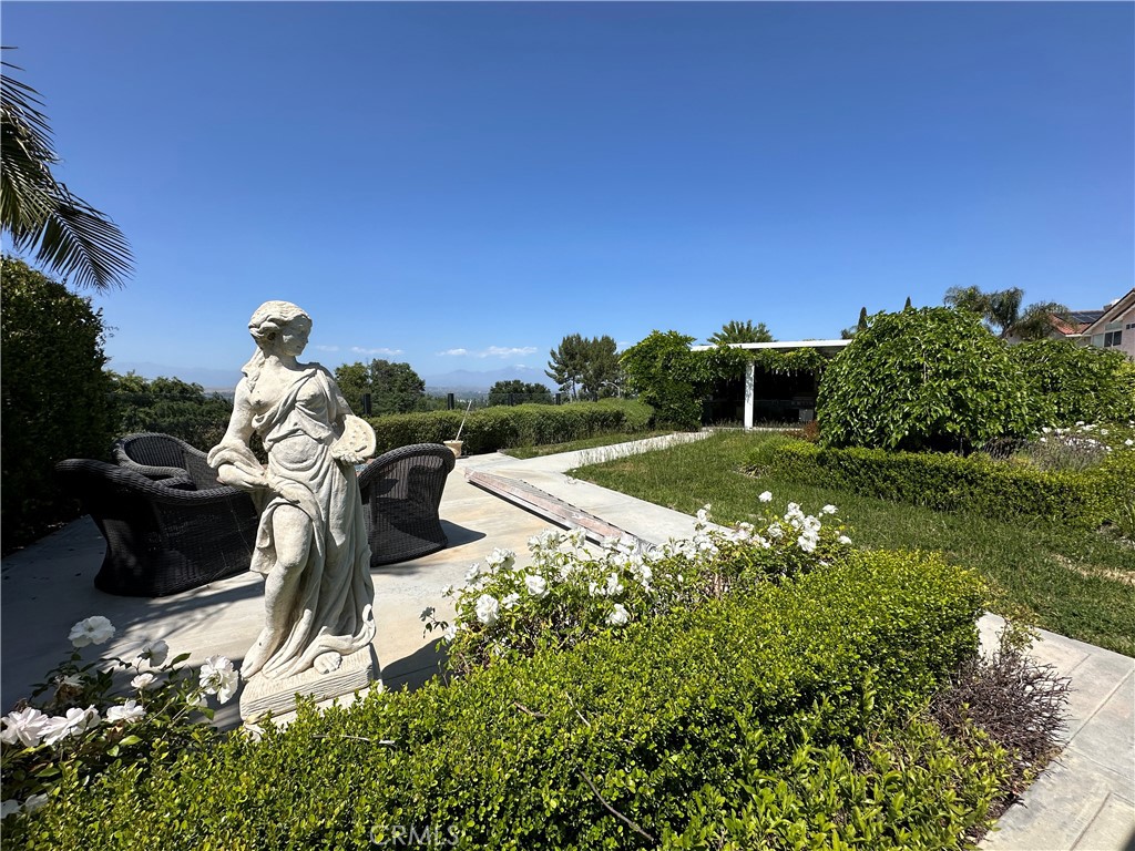 18493 Buttonwood Lane