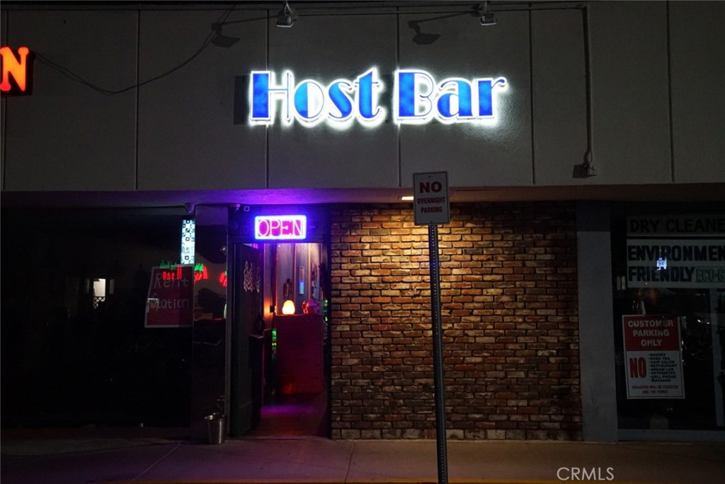 1037 S Baldwin Avenue