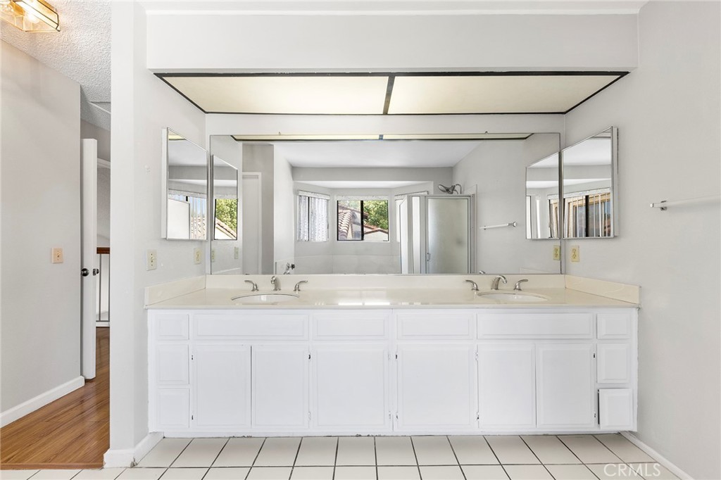 1119 Loxley Place