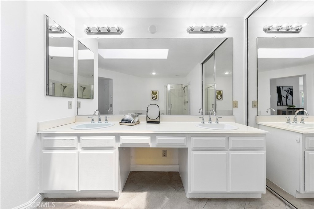 2640 La Salle Pointe