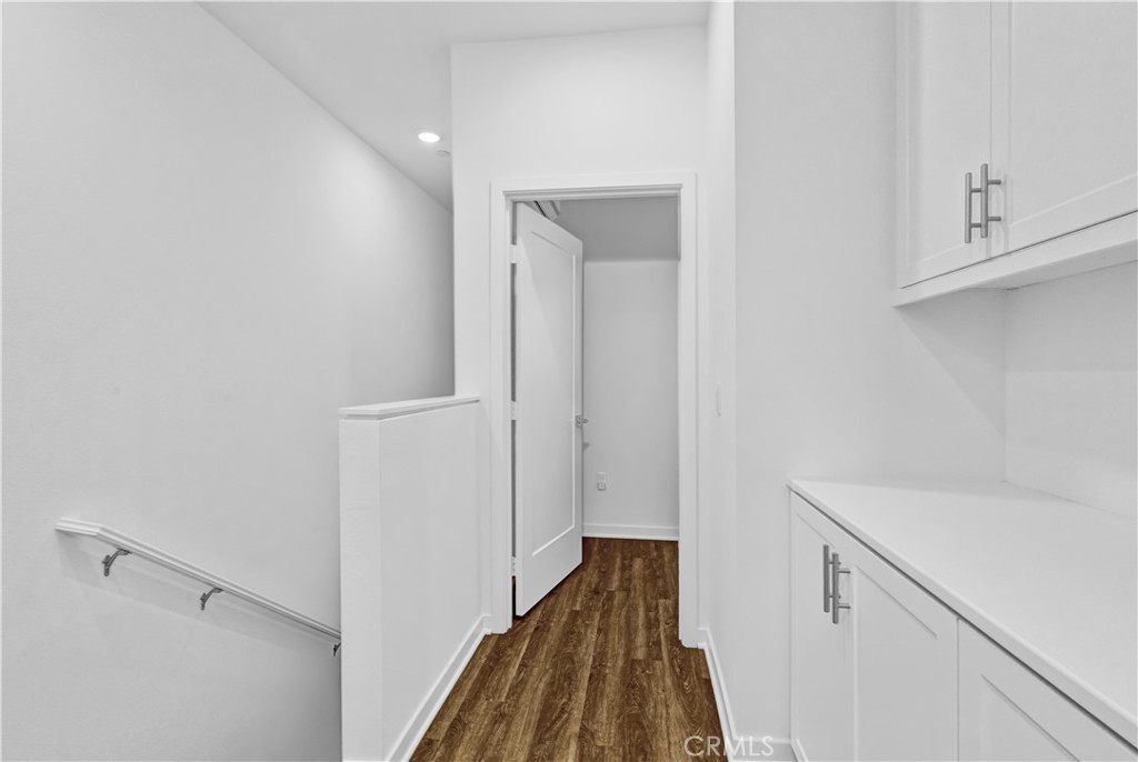 206 Pin Lane