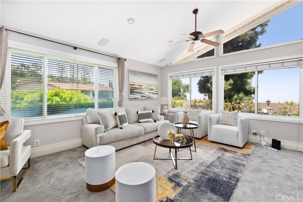 1506 S Fairway Knolls Road