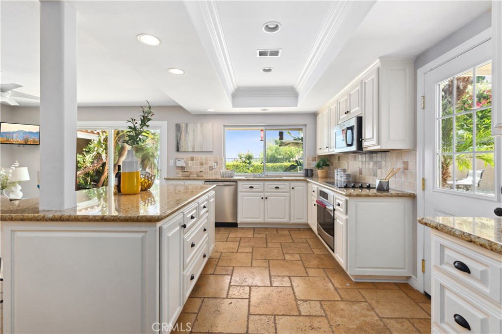 1506 S Fairway Knolls Road