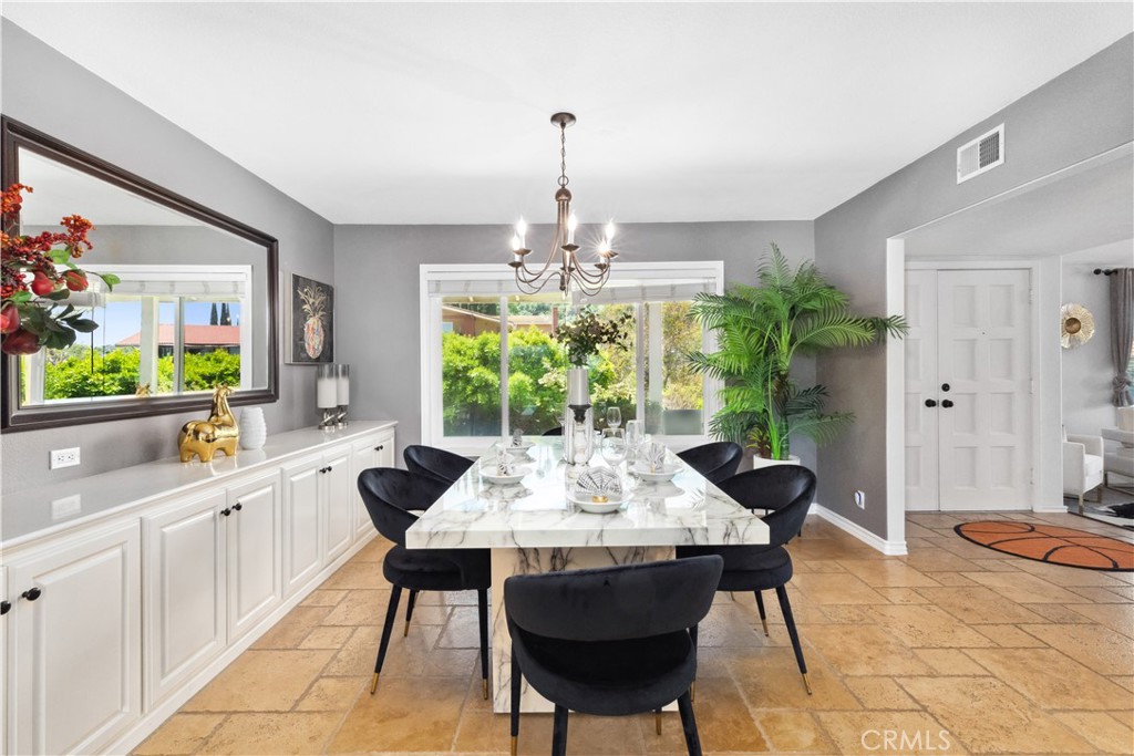 1506 S Fairway Knolls Road