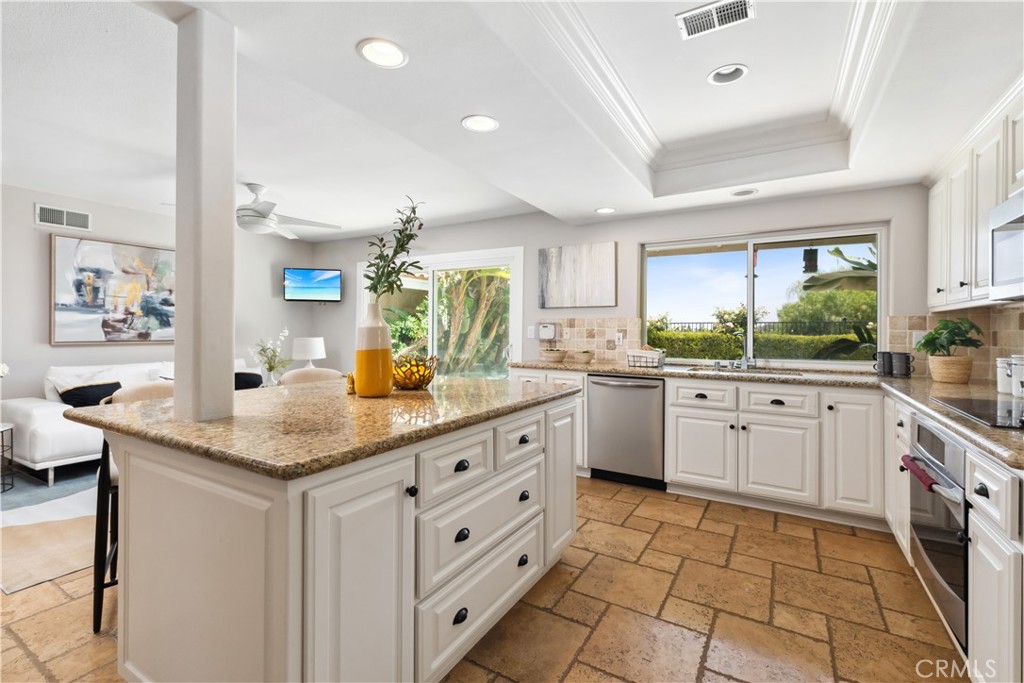 1506 S Fairway Knolls Road